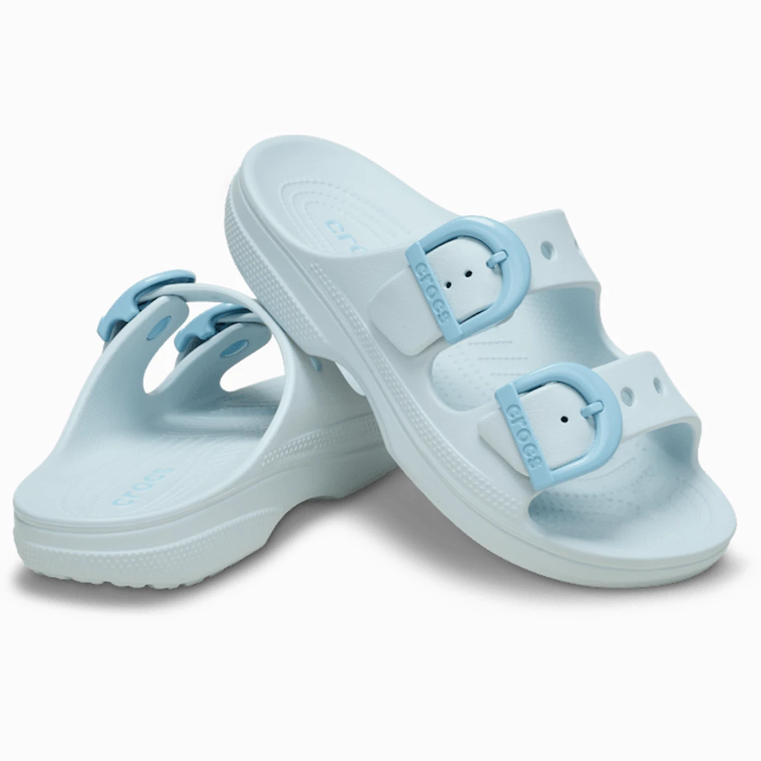 크록스 새터데이 에나멜 버클 샌들 우먼 베이퍼 아이스 212867-5EA