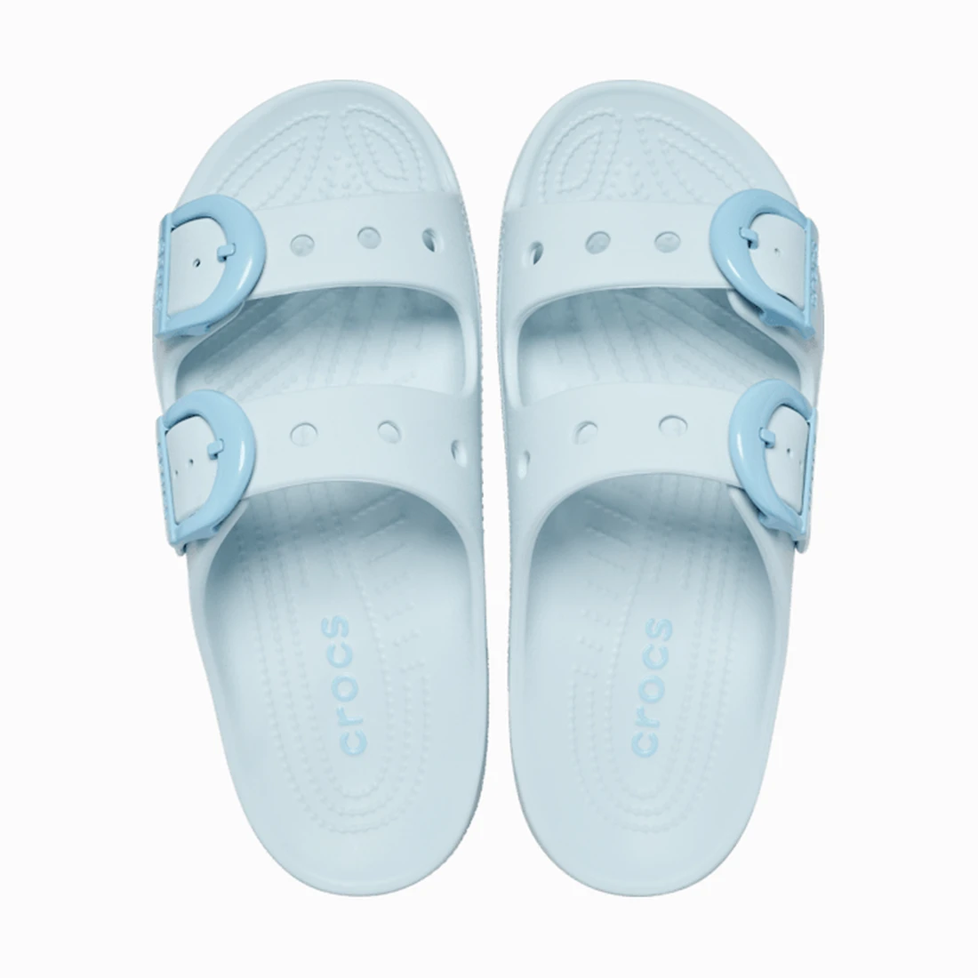 크록스 새터데이 에나멜 버클 샌들 우먼 베이퍼 아이스 212867-5EA