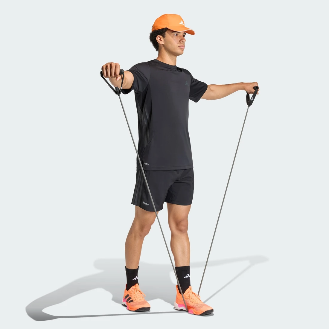 아디다스 테크 에센셜 워크아웃 3-스트라이프 쇼츠 KE9870