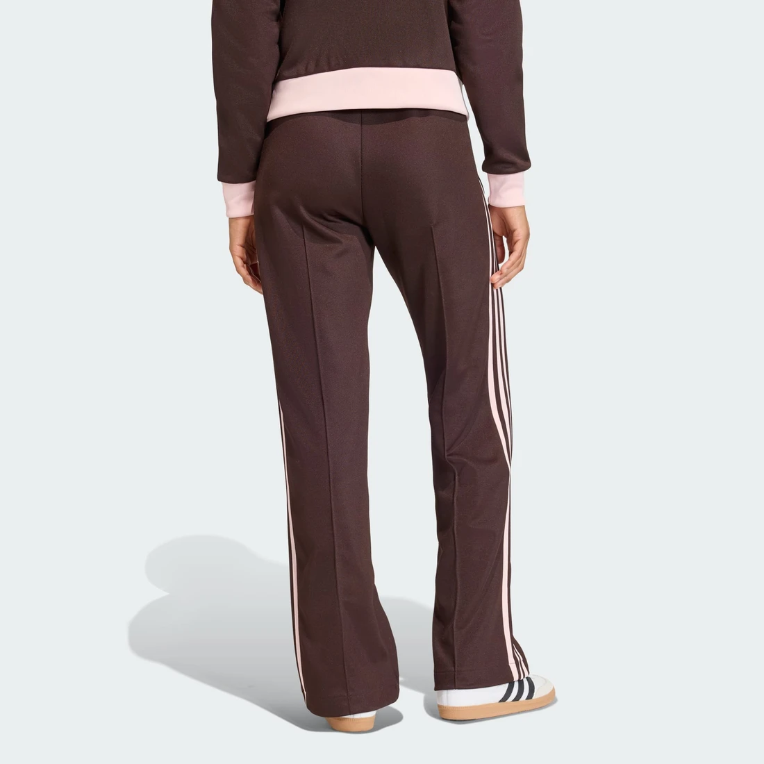 아디다스 클래식 트랙 팬츠 KD3749