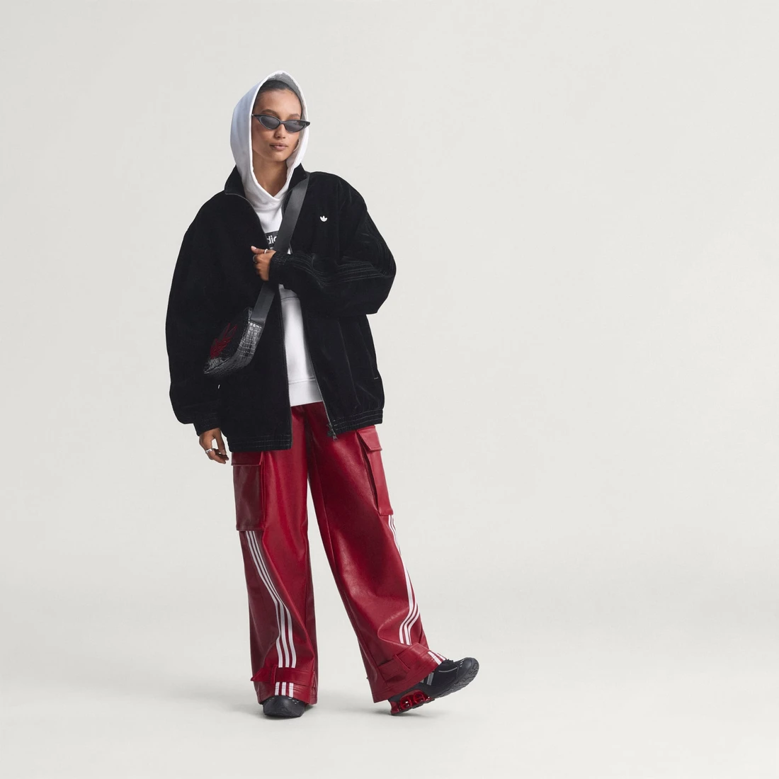 아디다스 브러쉬드 트윌 오버사이즈 파이어버드 트랙탑 유틸리티 블랙 - KR 사이즈 우먼스 KT0694