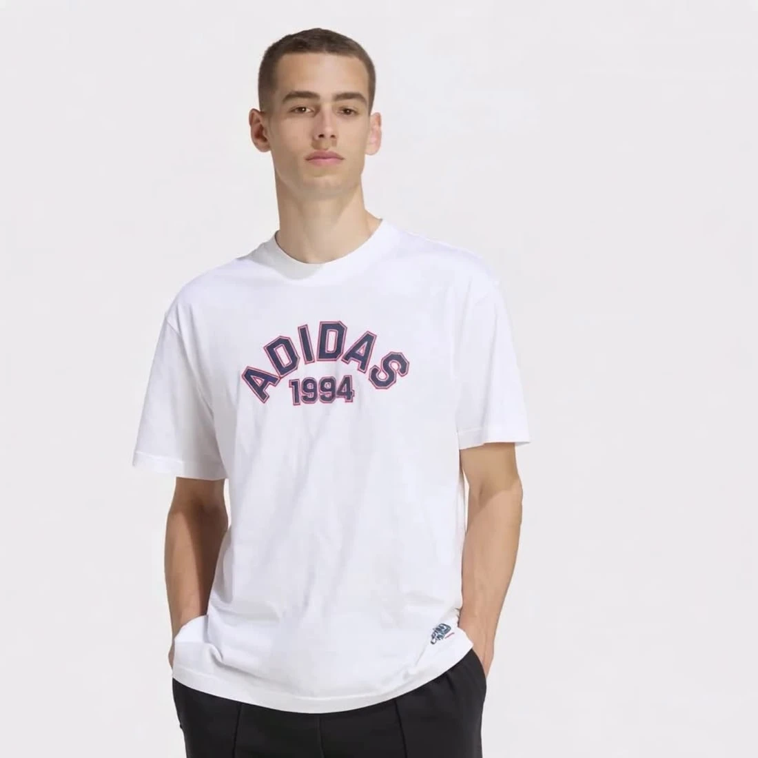 아디다스 GFX 티셔츠 바시티 KD6550