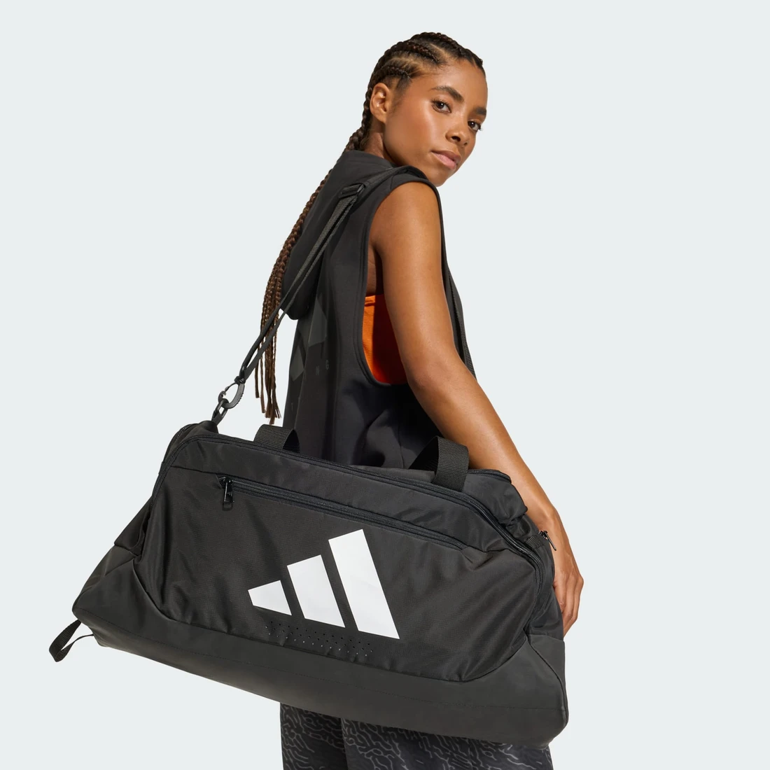 아디다스 트레이닝 디펜더 미디움 더플백 블랙 화이트 JZ0607