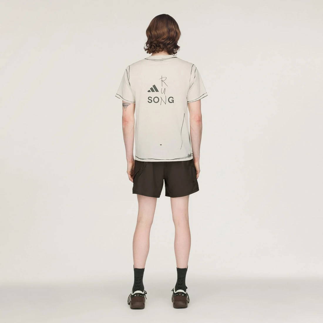 아디다스 x 송 포 더 뮤트 아디365 러닝 티셔츠 헤일로 아이보리 - KR 사이즈 KQ7840