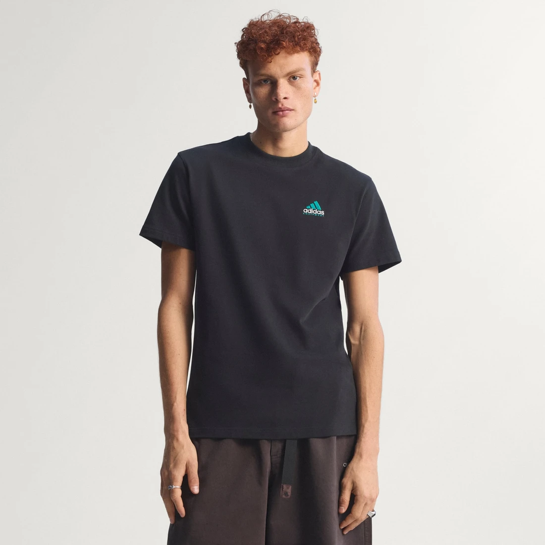 아디다스 이큅먼트 블러 그래픽 티셔츠 KC1773