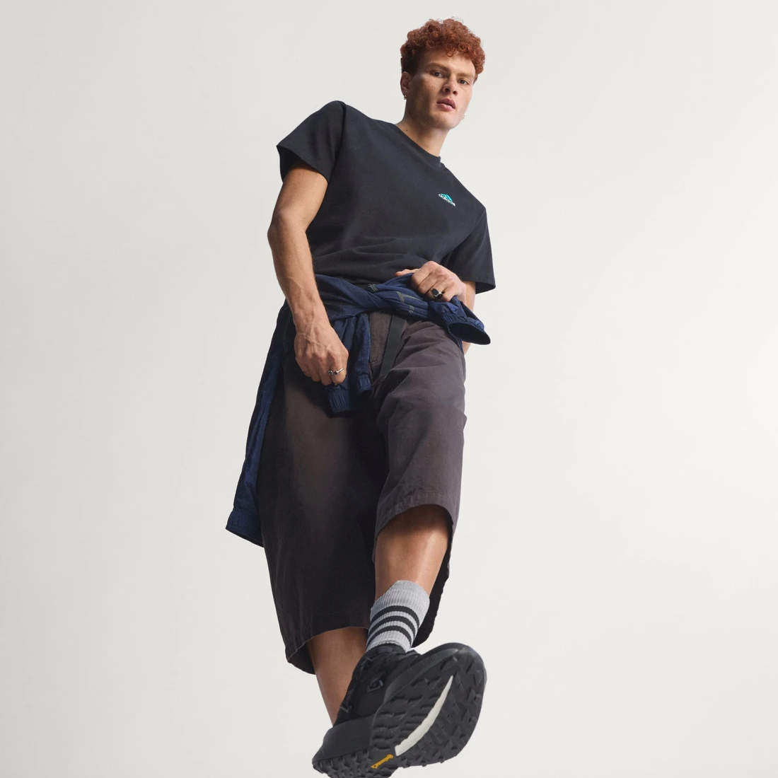 아디다스 이큅먼트 블러 그래픽 티셔츠 KC1773