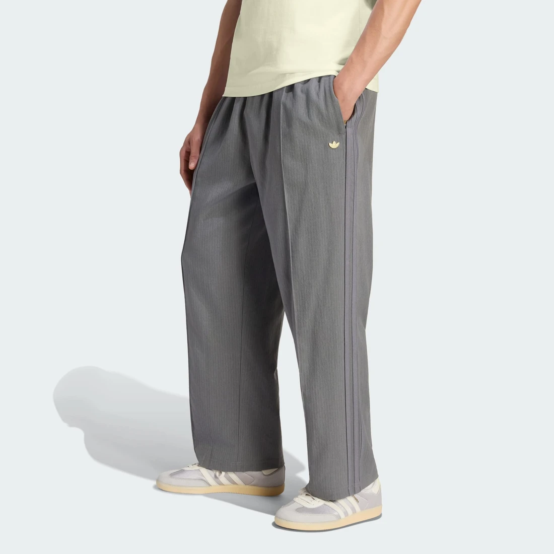 아디다스 오리지널스 파이어버드 루즈 핀스트라이프 트랙 팬츠 그레이 포 - KR 사이즈 KE2172