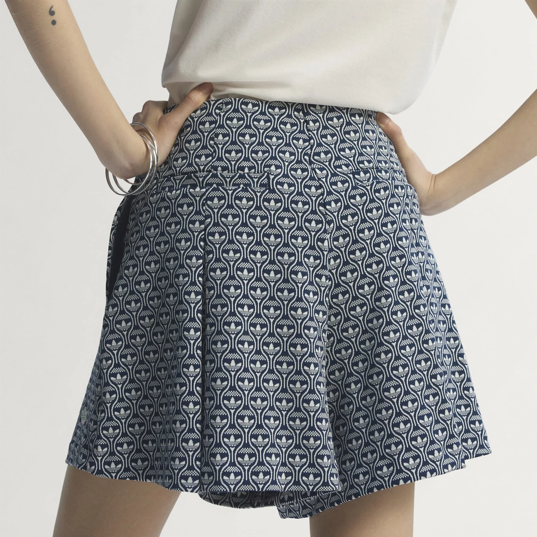 아디다스 오리지널스 올 오버 스코트 KE7778