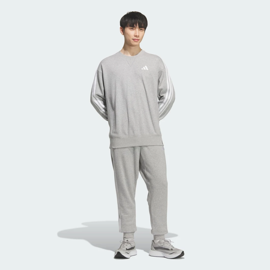 아디다스 에센셜 플러스 루즈 핏 3-스트라이프 프렌치테리 스웨트셔츠 KF3716