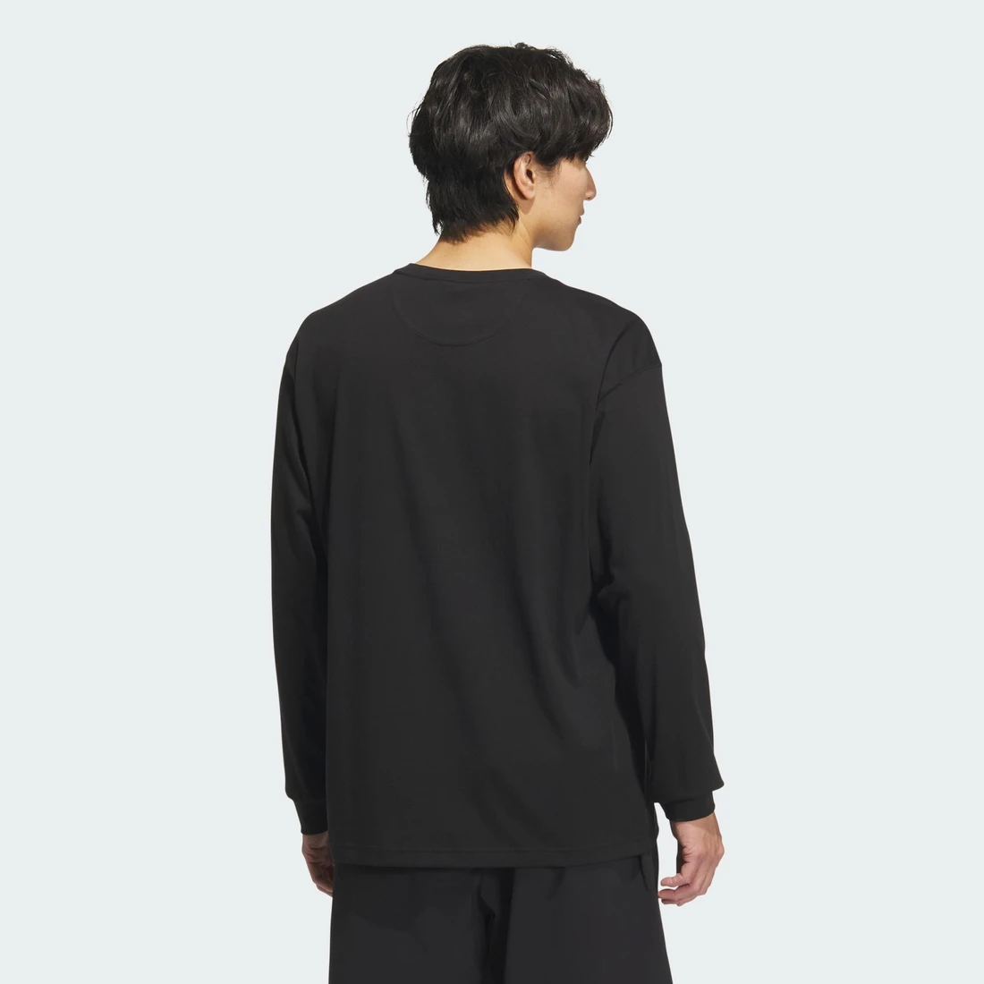 아디다스 에센셜 플러스 루즈 핏 롱 슬리브 티셔츠 JW6969