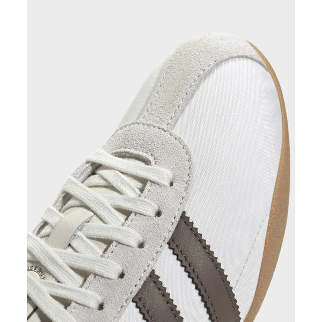 아디다스 도쿄 화이트 얼스스트라타 IH3994