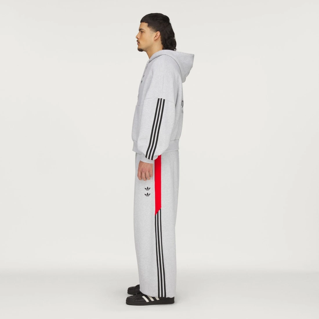 아디다스 CHAVARRIA 풀 지퍼 로고 후디 KV2250