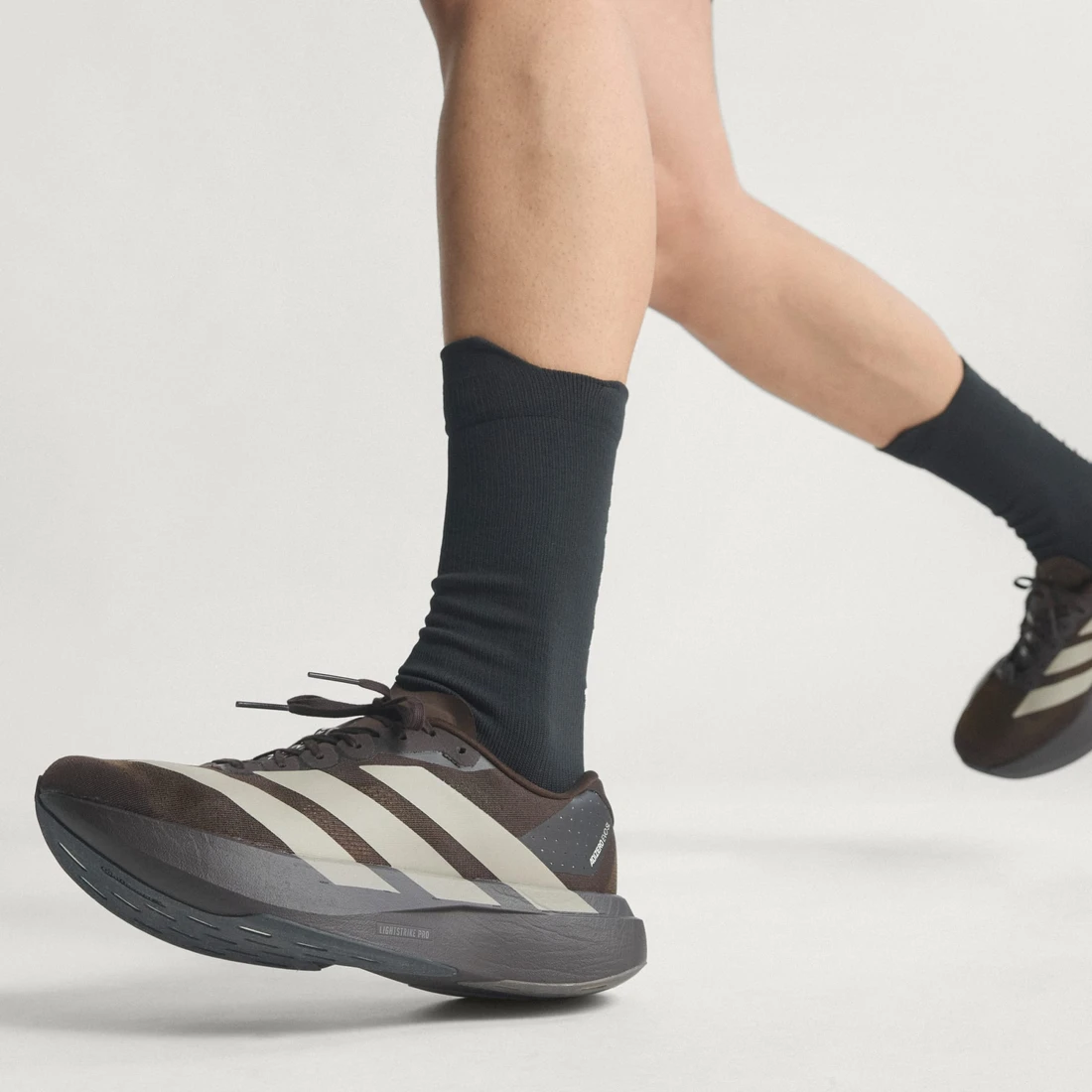 아디다스 아디제로 EVO SL 오로라 커피 퍼티 베이지 KI3946