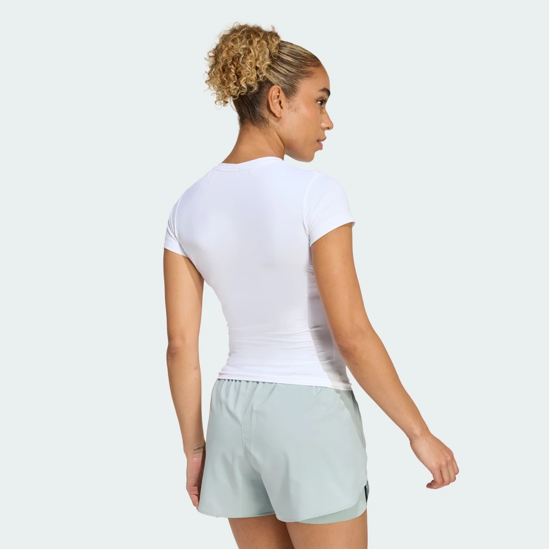 아디다스 프라임리프트 에센셜 워크아웃 컨투어 티셔츠 JZ3312