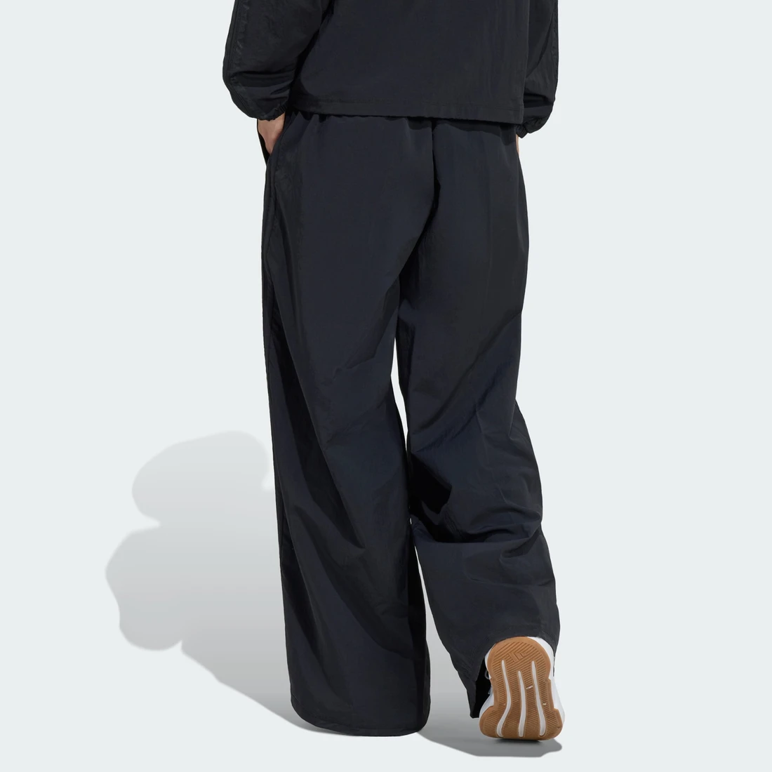 아디다스 아이코닉 우븐 와이드 트랙 팬츠 JZ6904