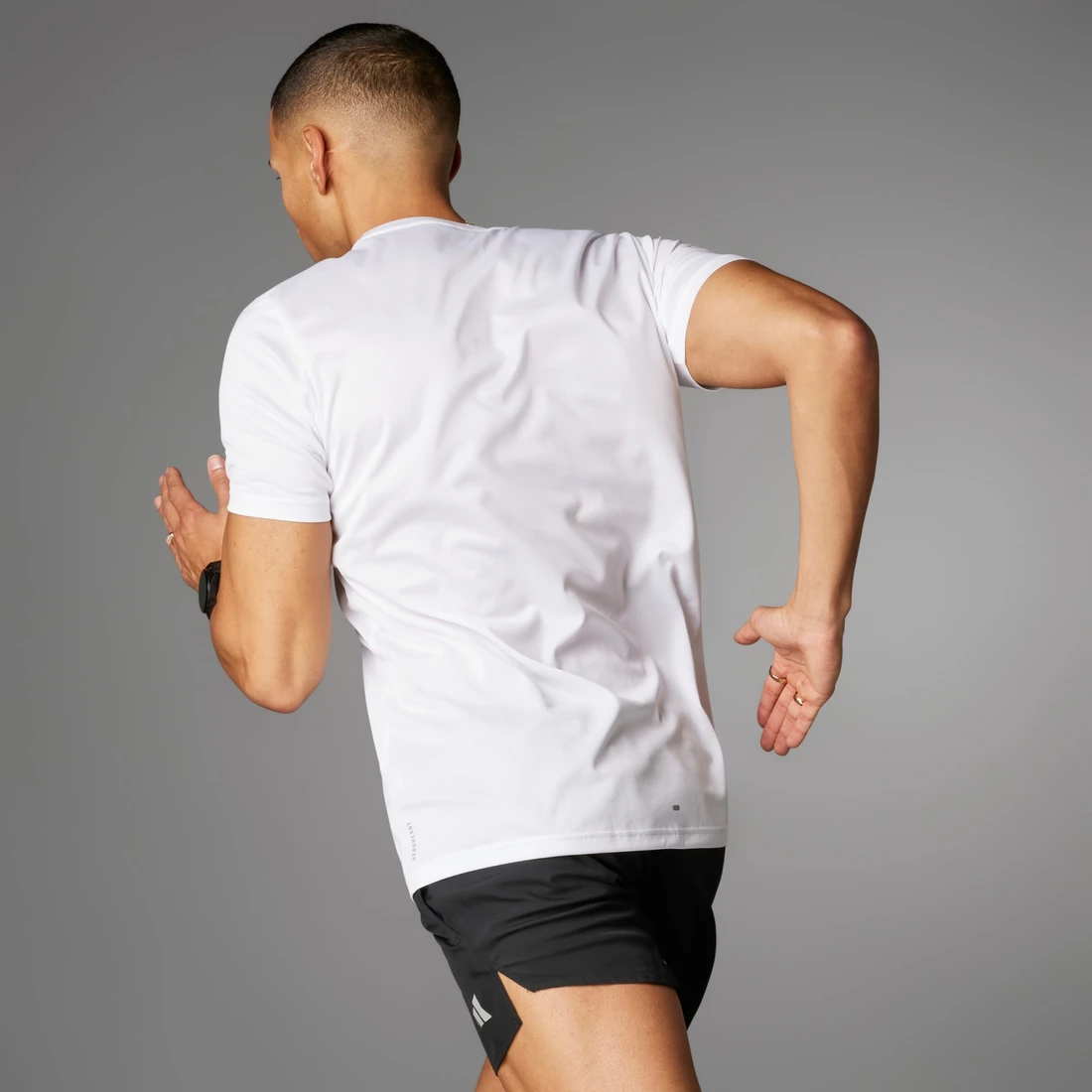 아디다스 런 잇 티셔츠 화이트 - KR 사이즈 IN0075