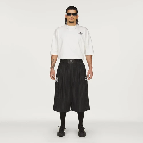 아디다스 x 윌리 차바리아 핀스트라이프 롱 쇼츠 블랙 화이트 - KR 사이즈