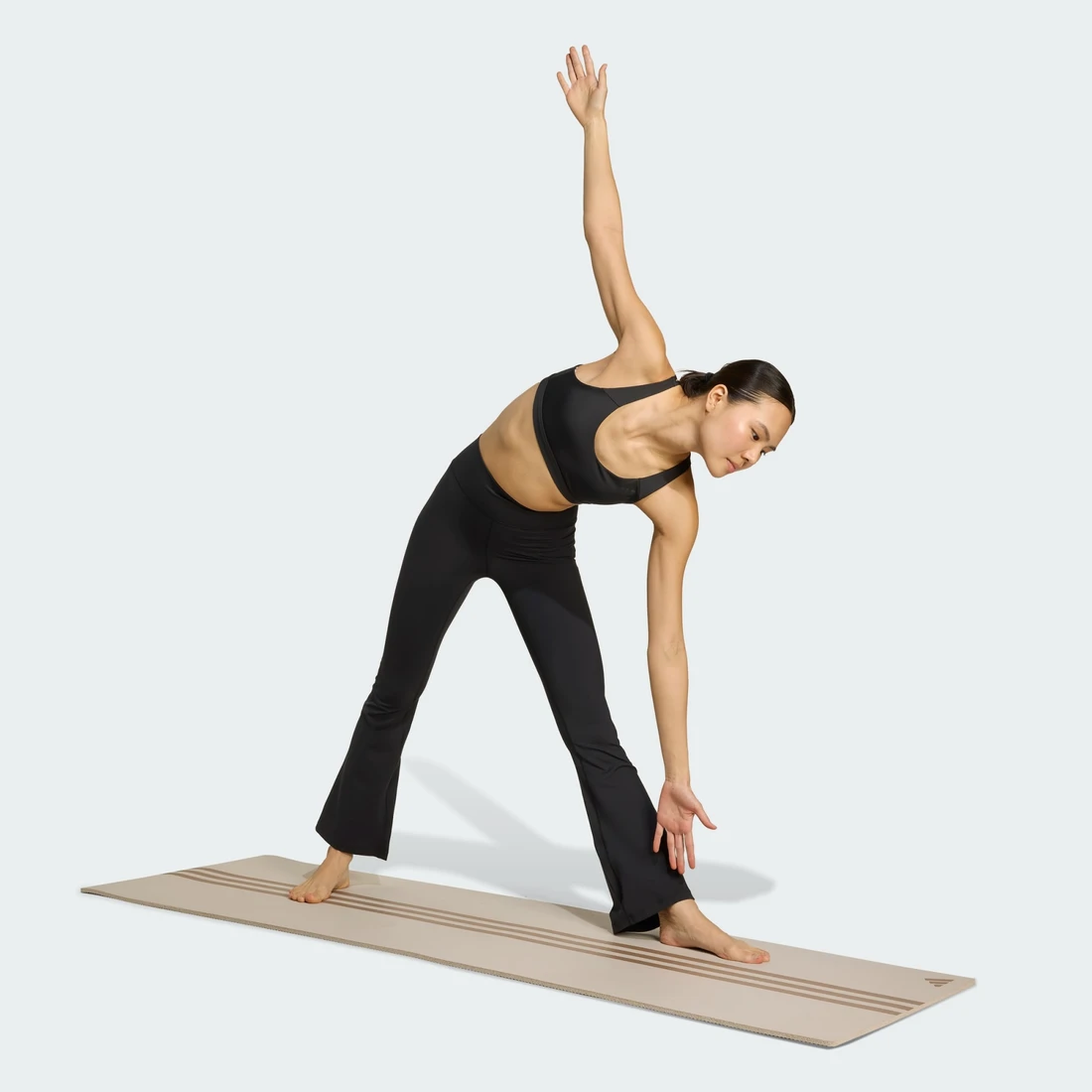 아디다스 ALL ME 에센셜 플레어 레깅스 JW7667