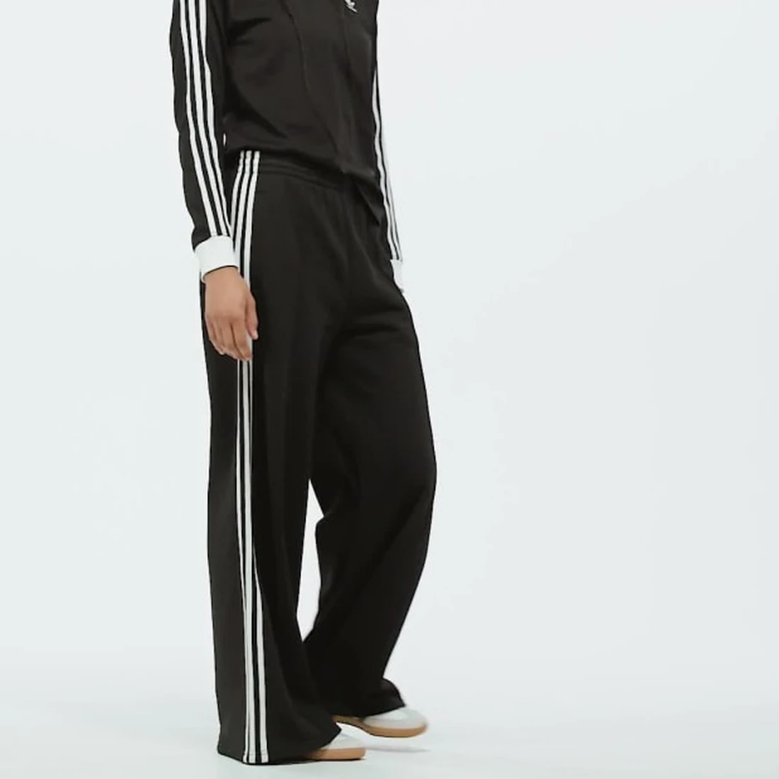 아디다스 아디컬러 삼선 와이드 스웨트팬츠 블랙 화이트 - KR 사이즈 우먼스 JV7473