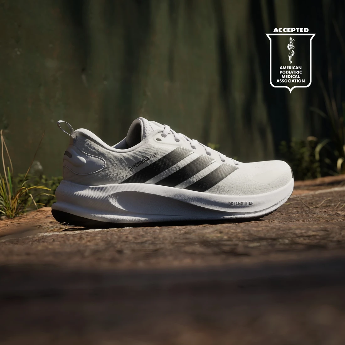 아디다스 슈퍼노바 이즈 2 M 클라우드 화이트 코어 블랙 JQ4254