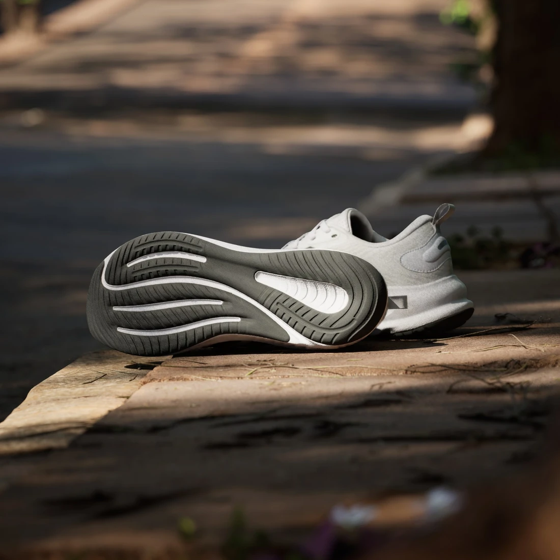 아디다스 슈퍼노바 이즈 2 M 클라우드 화이트 코어 블랙 JQ4254