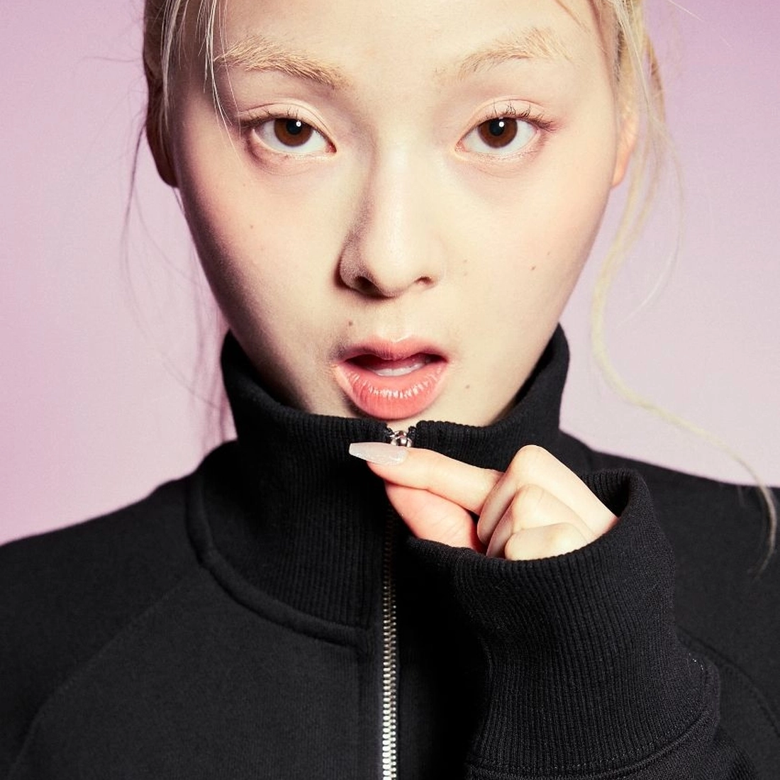 아이앱스튜디오 2026 세 번째 드롭 그레이 스케일 컬렉션