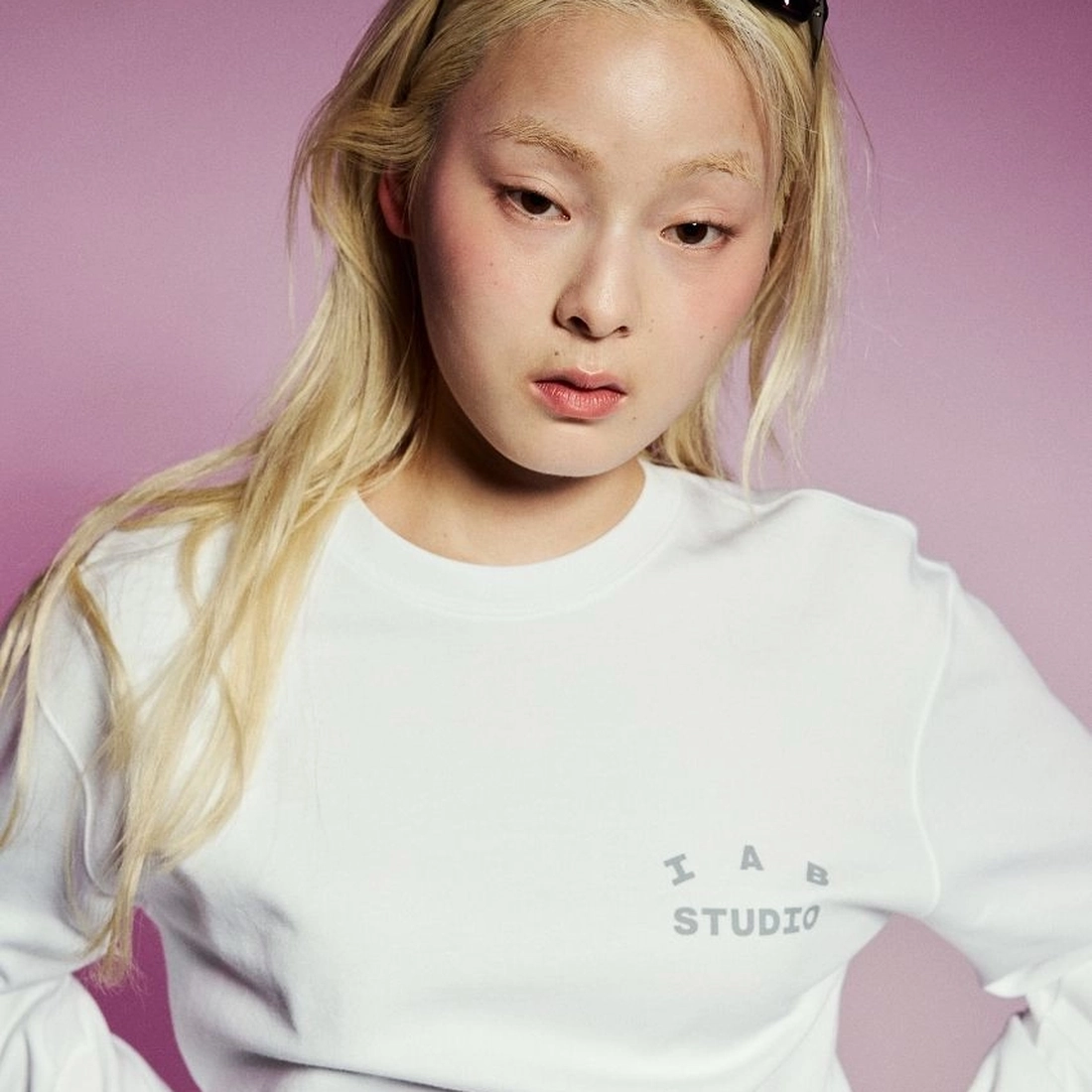 아이앱스튜디오 2026 세 번째 드롭 그레이 스케일 컬렉션