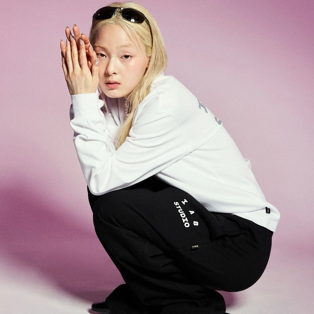 아이앱스튜디오 2026 세 번째 드롭 그레이 스케일 컬렉션