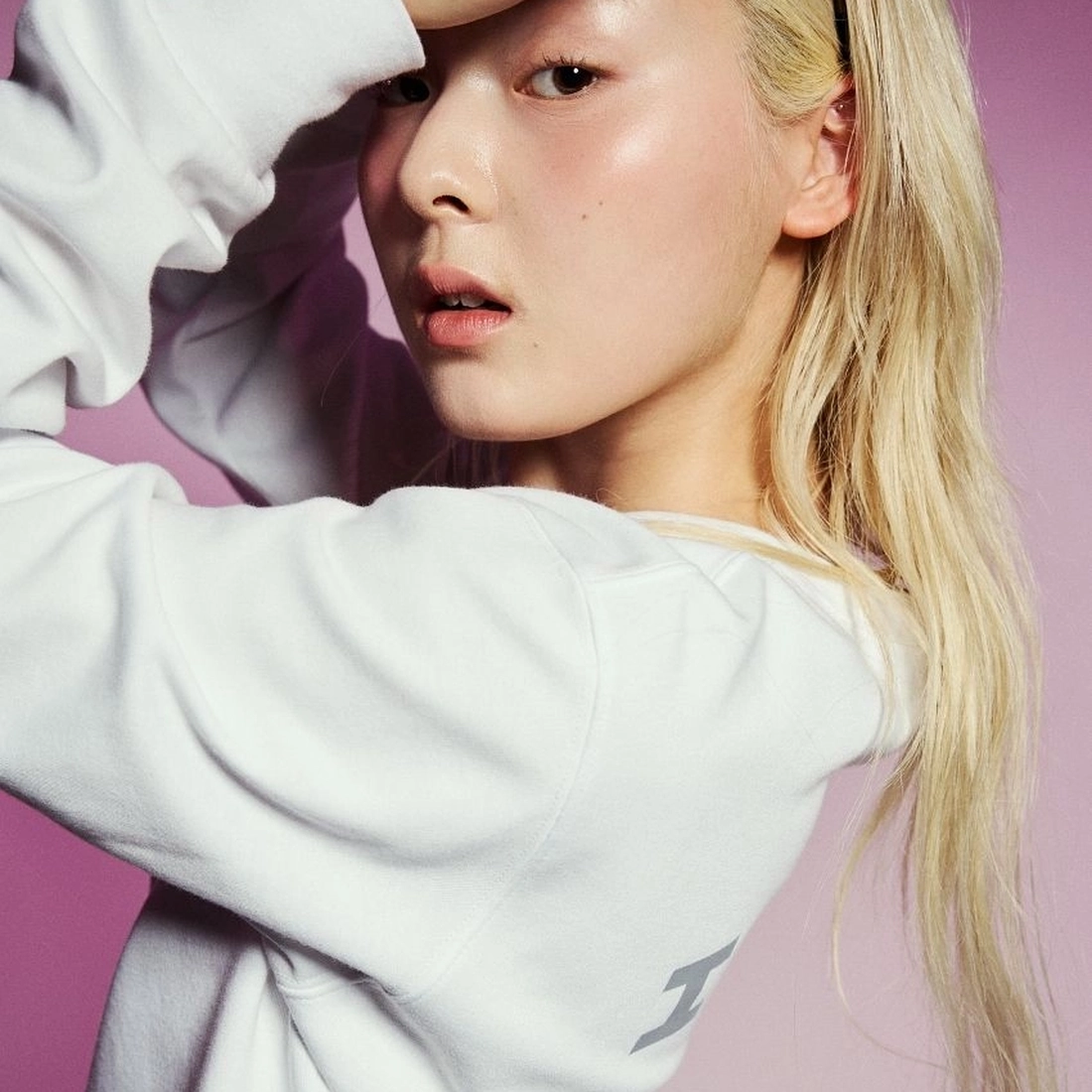 아이앱스튜디오 2026 세 번째 드롭 그레이 스케일 컬렉션