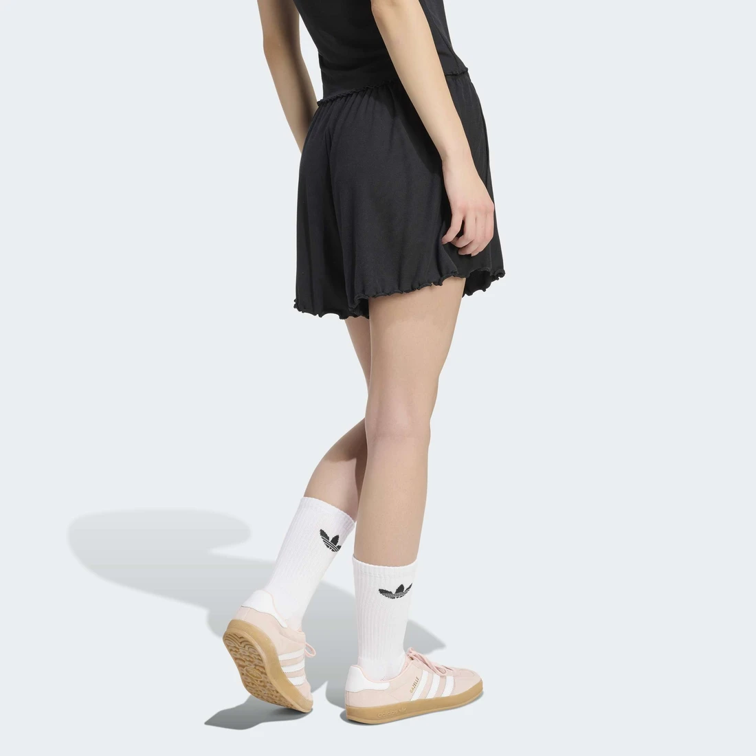 아디다스 Ess Shorts KE1102