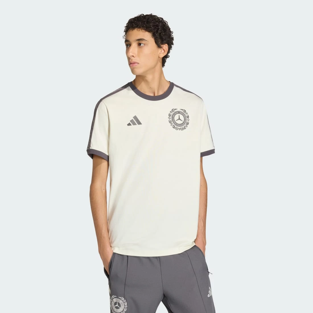 아디다스 x 메르세데스 AMG 페트로나스 F1 팀 실버 애로우 아이콘 티셔츠 오프 화이트 그래닛 - KR 사이즈 (논 마킹 버전) KE8275