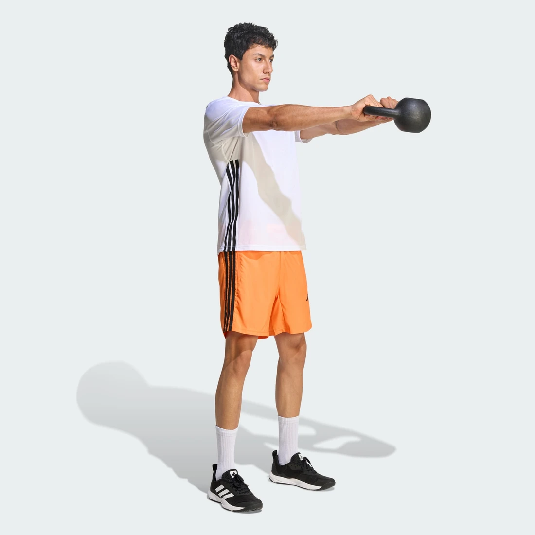 아디다스 워크아웃 에센셜 베이스 3-스트라이프 티셔츠 KD0699