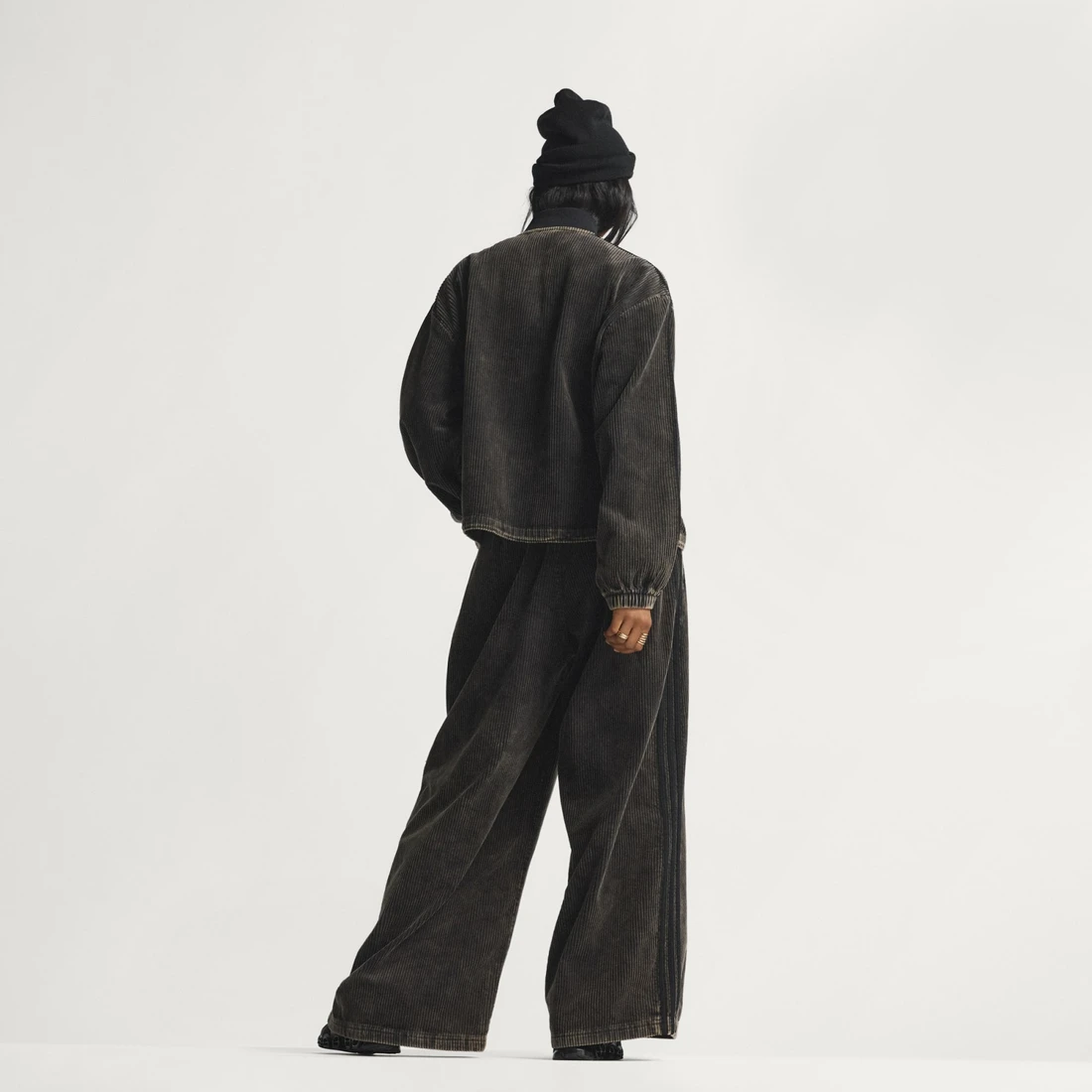 아디다스 코듀로이 SST 재킷 KE5030