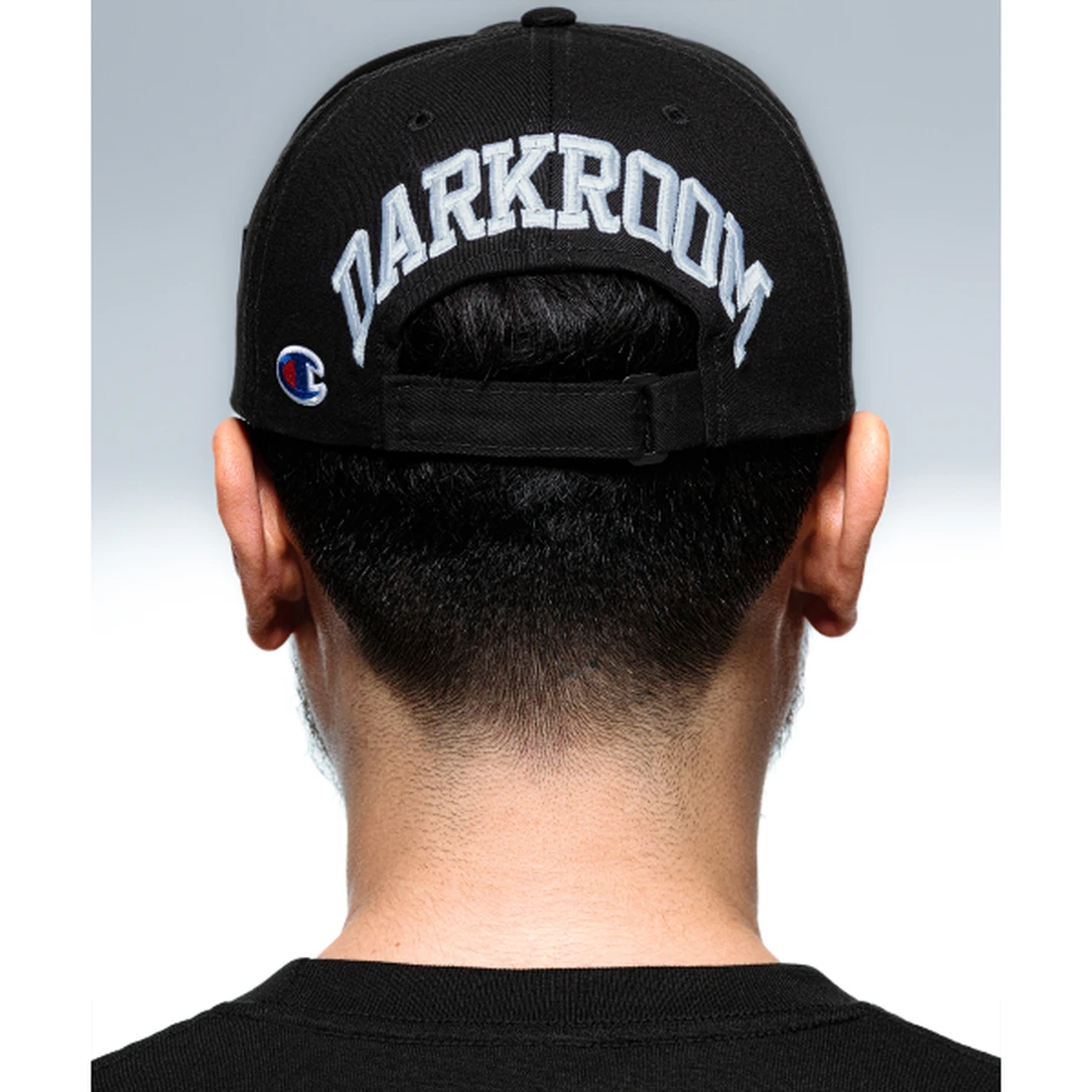챔피온 X 다크룸 스튜디오 6패널 볼캡 블랙 CHPU261KCJP006BK