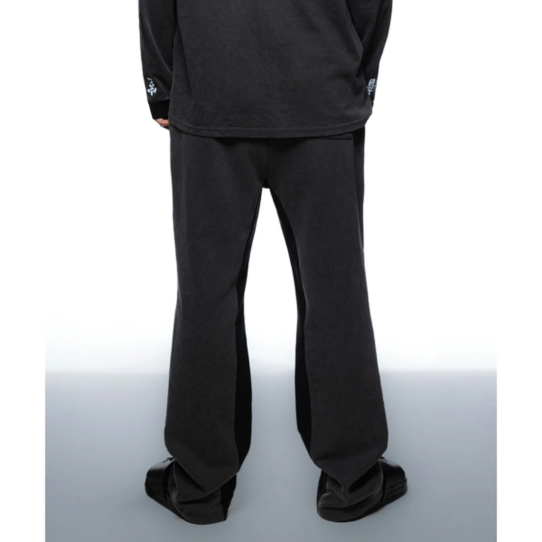 챔피온 X 다크룸 스튜디오 헤비웨이트 스웨트팬츠 차콜 CHPU261KCJP003CC