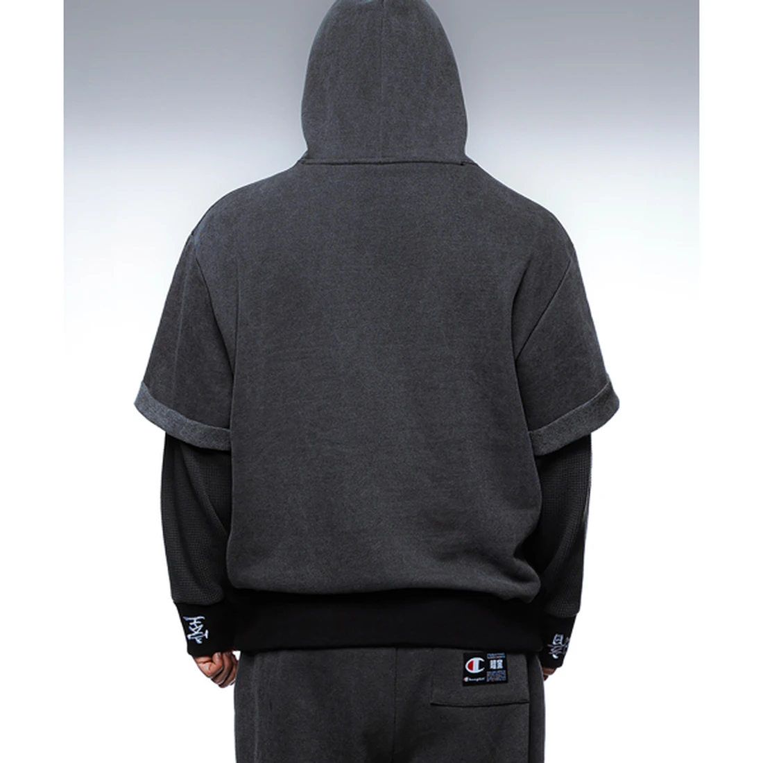 챔피온 X 다크룸 스튜디오 헤비웨이트 레이어드 후드 티셔츠 차콜 CHPU261KCJP002CC