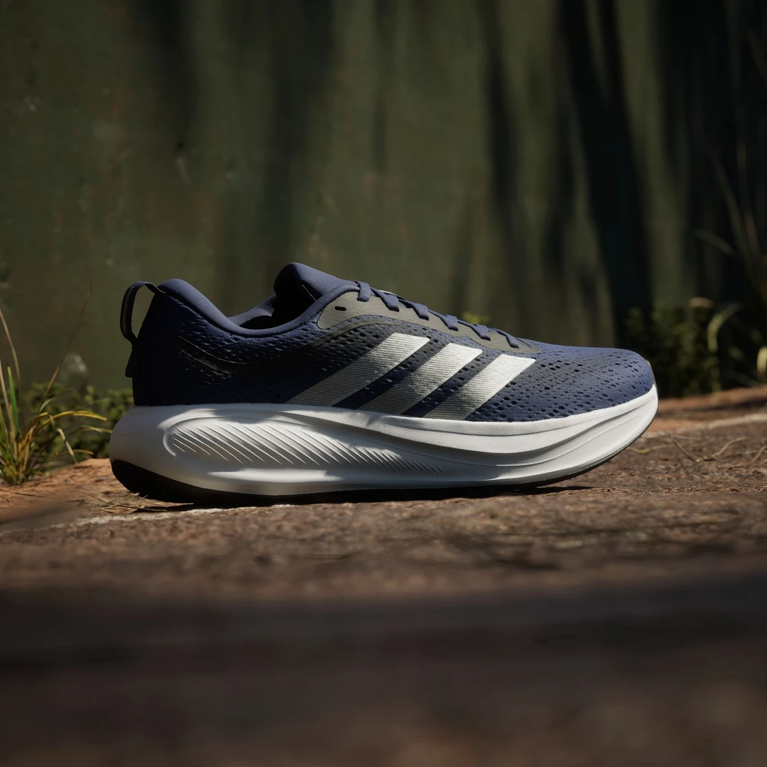 아디다스 리스폰스 페이스 러닝화 KJ1775