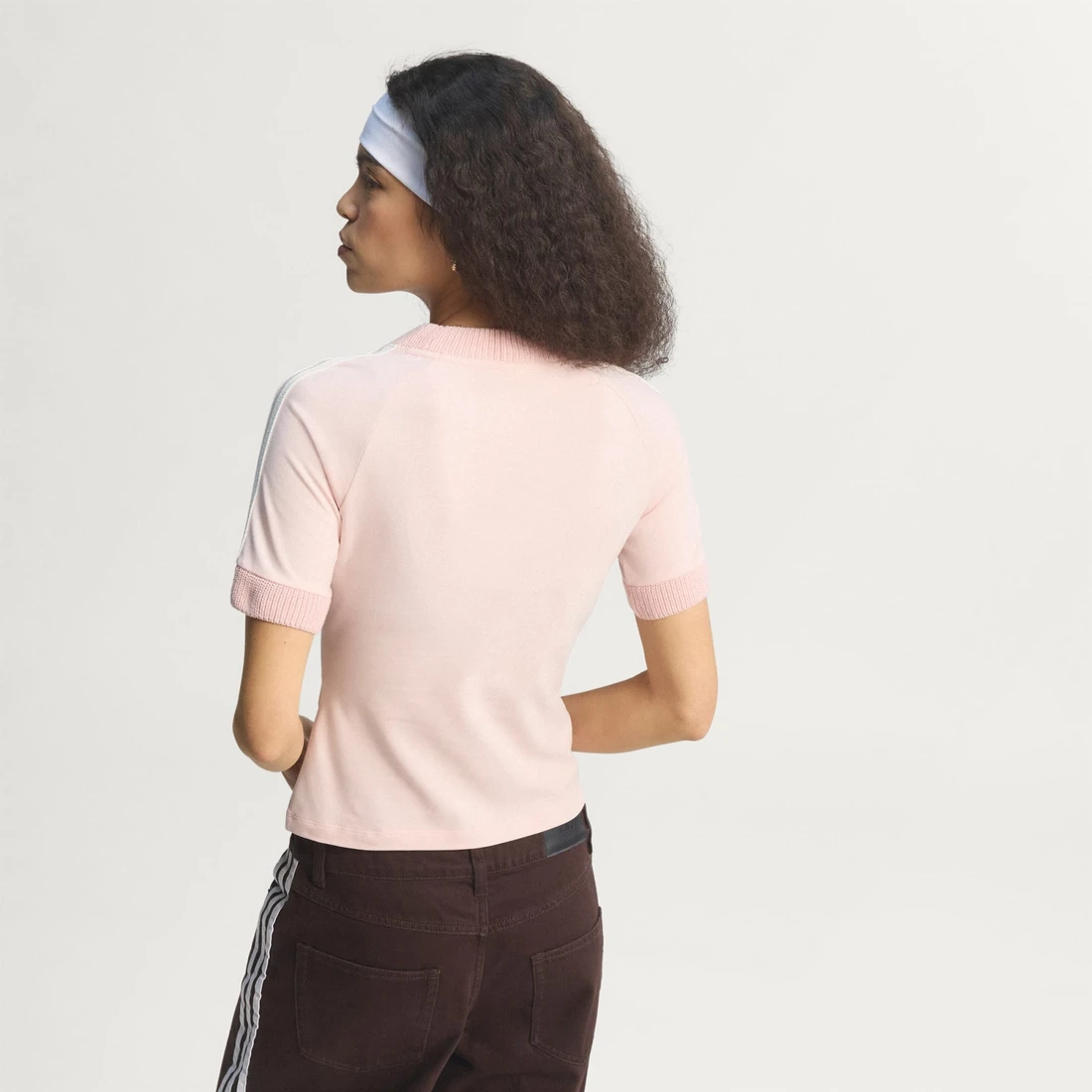 아디다스 칼리 니트 크로셰 디테일 티셔츠 KD4317