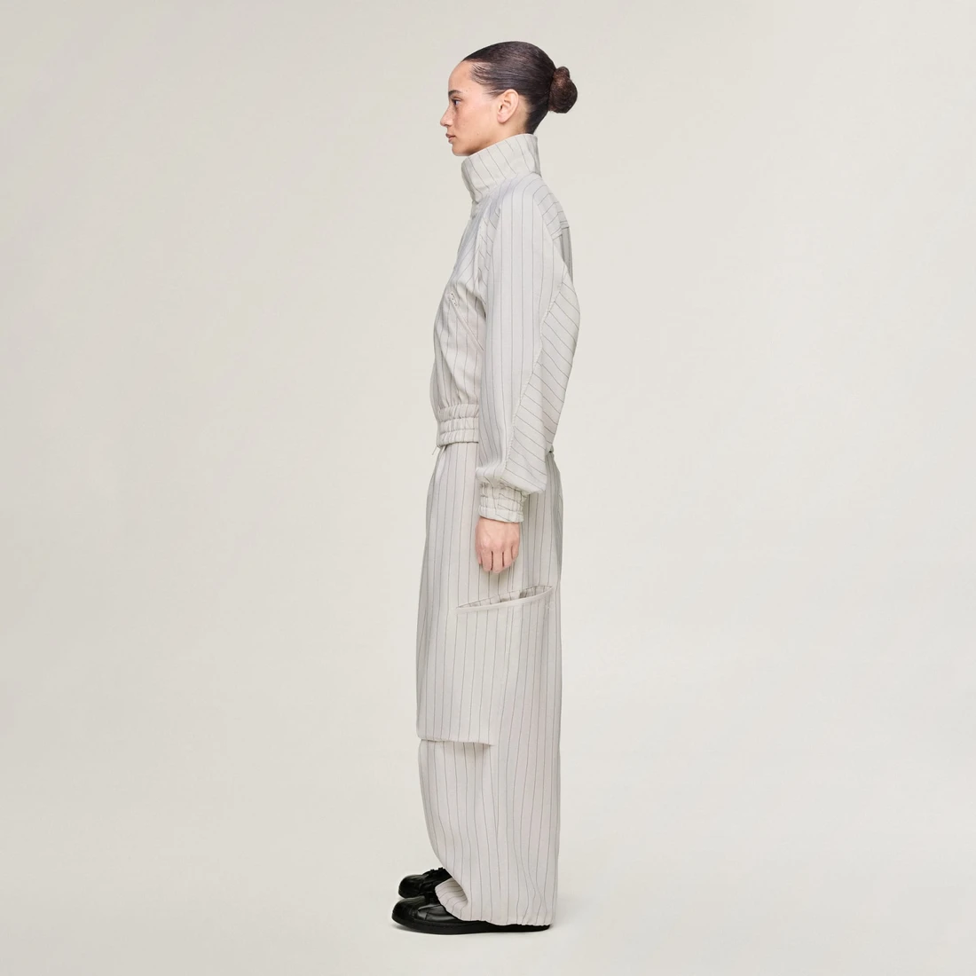 Y-3 핀스트라이프 UT 스트레이트 레그 팬츠 초크 펄 우먼스 KH0472