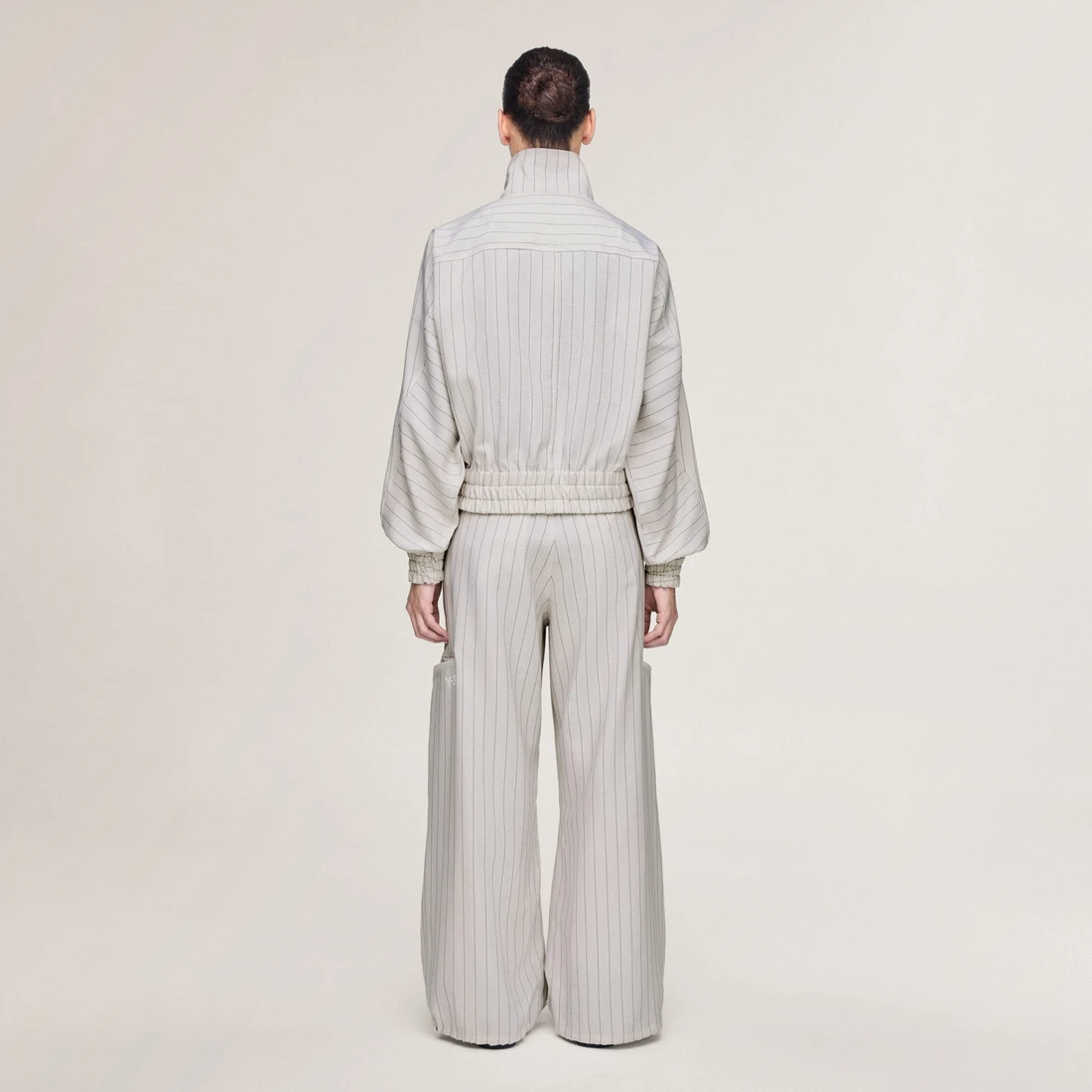 Y-3 핀스트라이프 UT 스트레이트 레그 팬츠 초크 펄 우먼스 KH0472