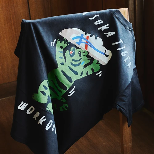 오니츠카 타이거 오버사이즈 그래픽 반팔티셔츠