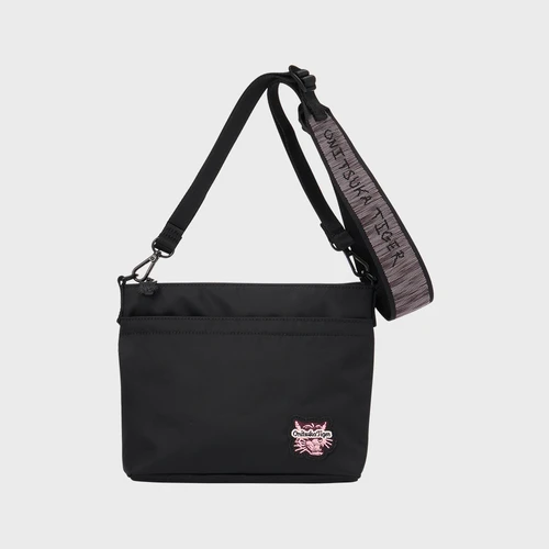 오니츠카 타이거 자수 숄더백