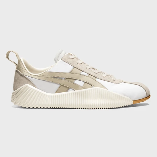 오니츠카 타이거 아크로마운트 크림 퍼티