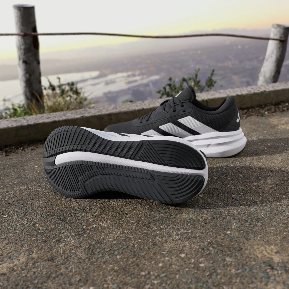 아디다스 갤럭시 7 러닝 코어 블랙 클라우드 화이트 ID8760