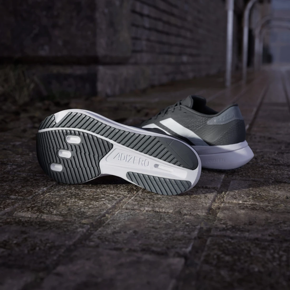 아디다스 아디제로 SL2 코어 블랙 클라우드 화이트 우먼스 JI2994