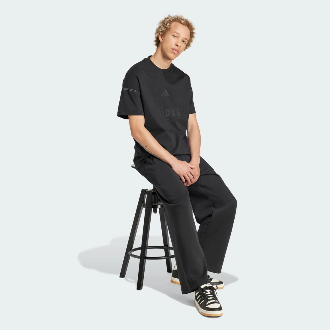 아디다스 ALL SZN 그래픽 티 JJ3658