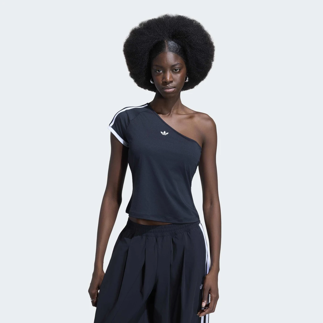 아디다스 아딜레늄 5.0 오프숄더 티셔츠 블랙 - KR 사이즈 우먼스 KY5180