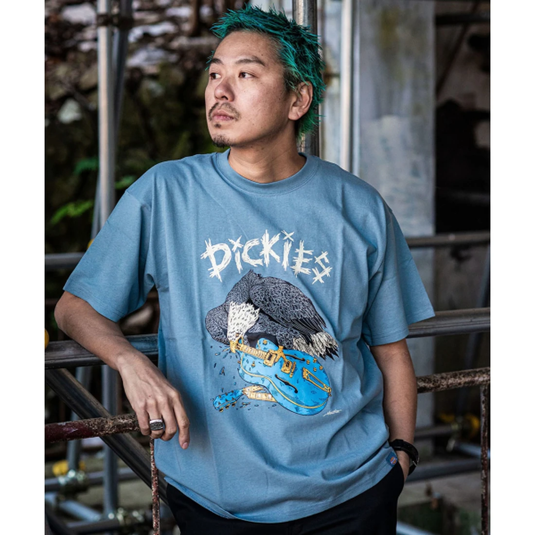 디키즈 X Hirotton 이글 티셔츠 더스티 블루 DK0A8DQN0DL