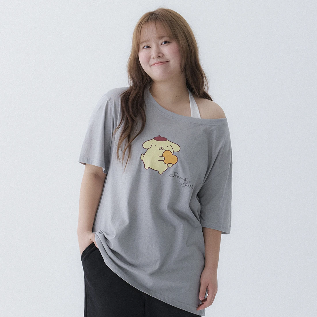 산리오 하트 폼폼푸린 오프숄더 탑 - 그레이 3983219