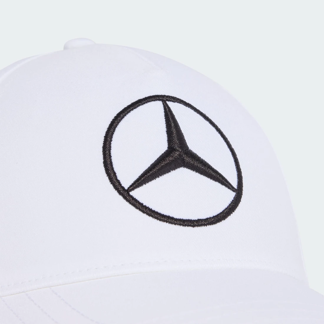 아디다스 x 메르세데스 AMG F1 팀 드라이버 캡 화이트 KE8302